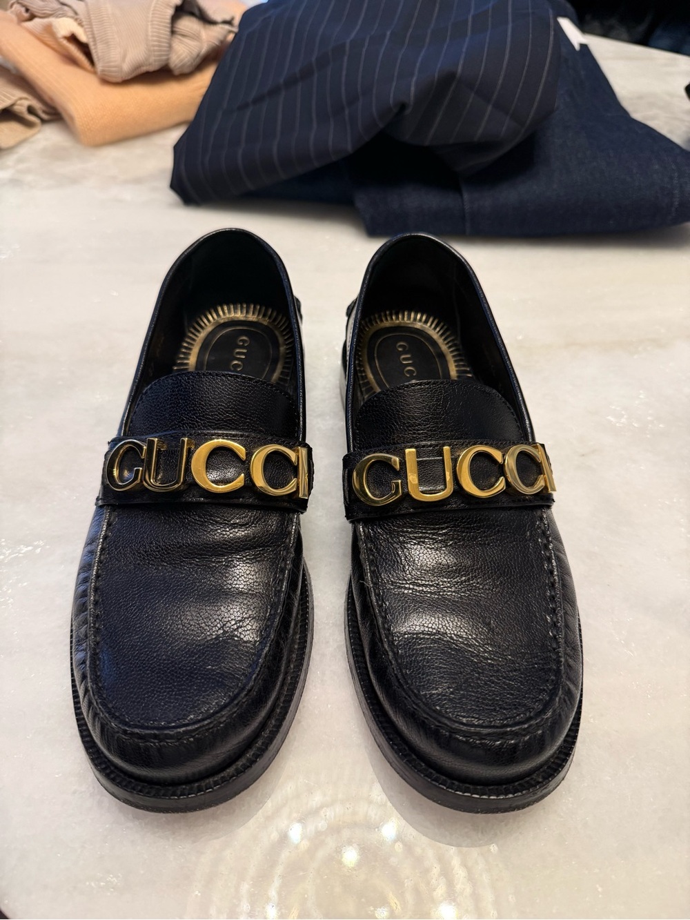 Gucci Women’s Black Leather Logo Horsebit Loafers